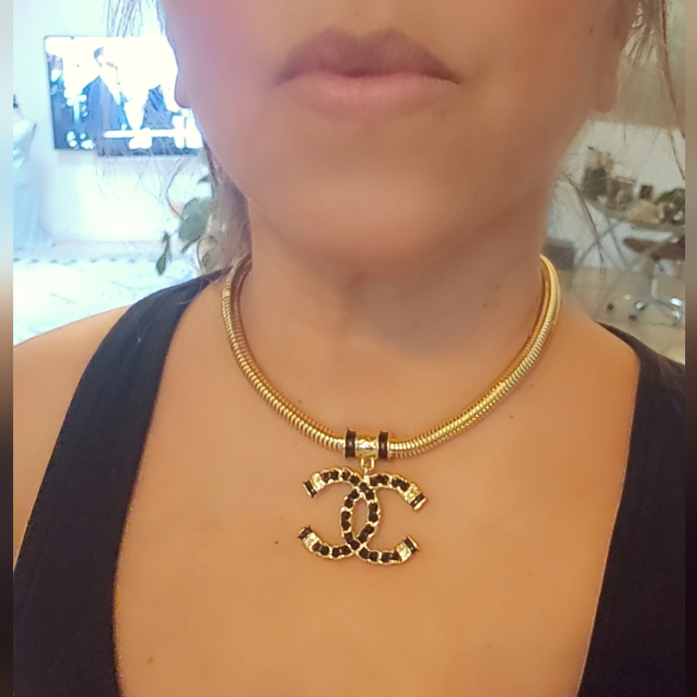CHANEL LIKE Gold-Tone Necklace with Black-Trim Interlocking CC Pendant - Picture 3 of 3